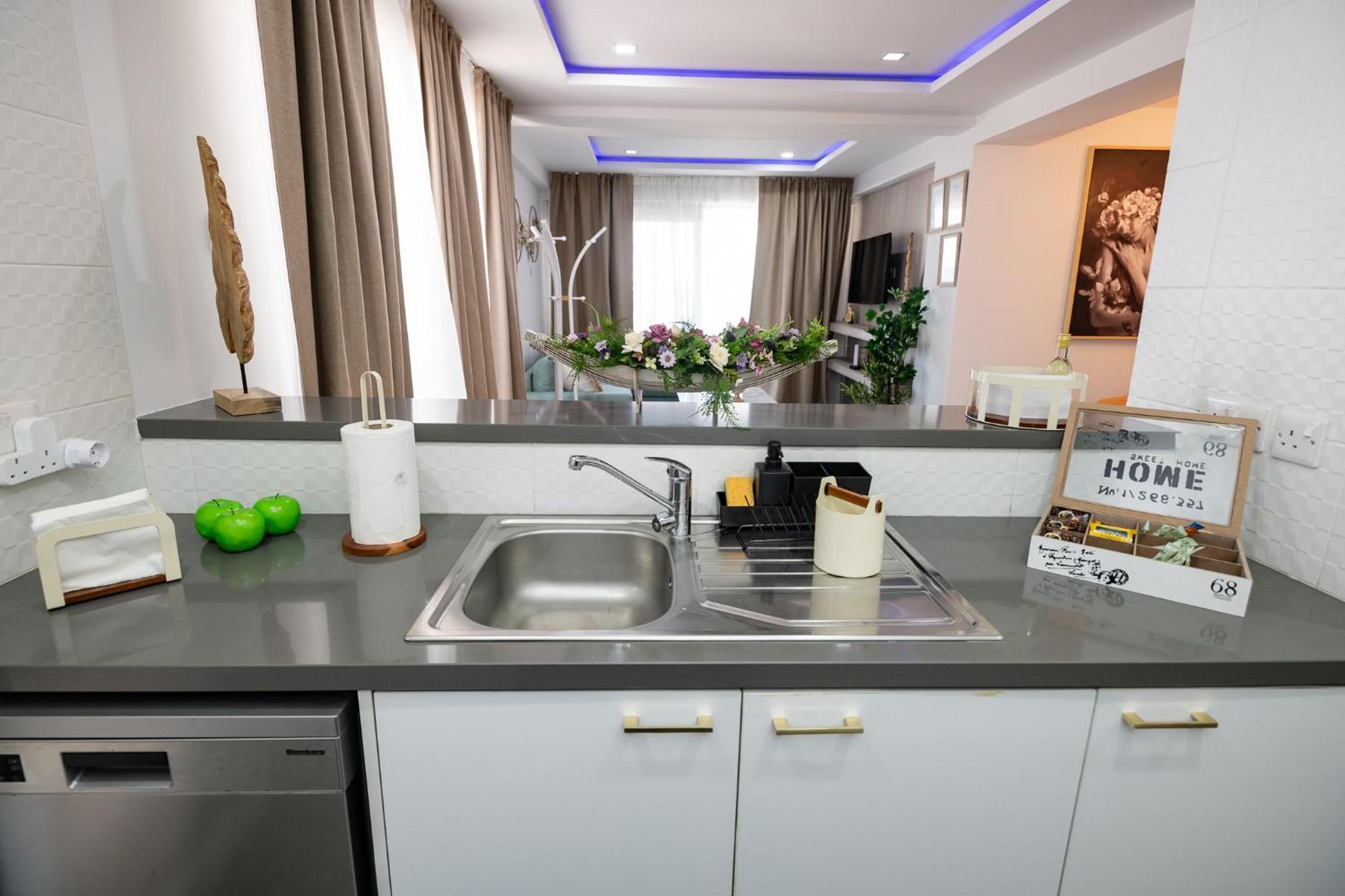 Lazuli Beachfront Sea View Ap144 Larnaca Zewnętrze zdjęcie
